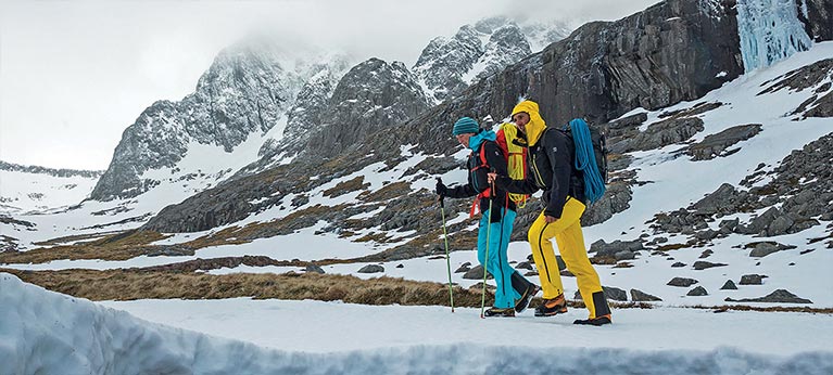 How to choose mountaineering clothing